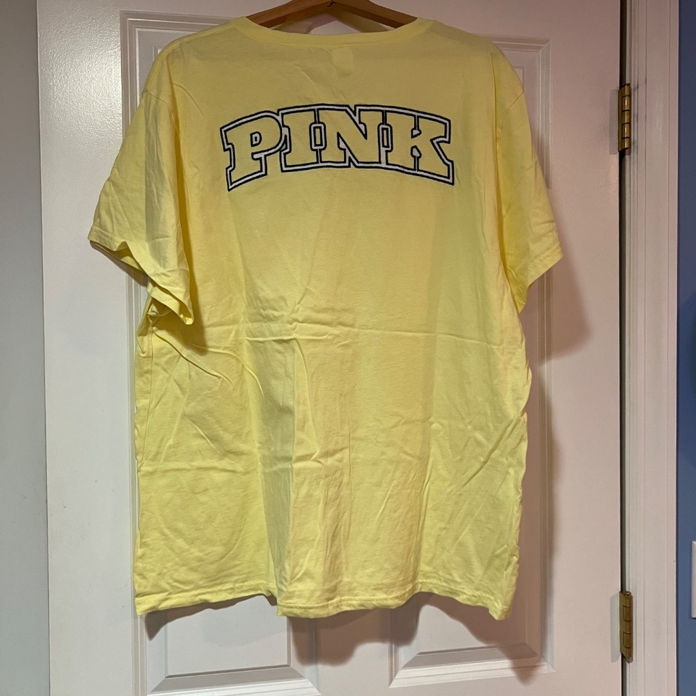 Vs/pink tee shirt - Picture 2 of 4
